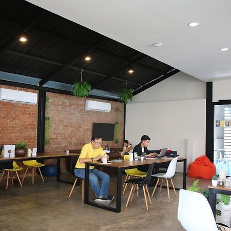 The Capsule By Unionspace (Adults Only) Bangkok Exterior photo